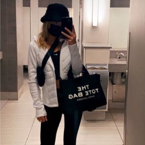 MARC JACOBS tote Bag Black Size Medium